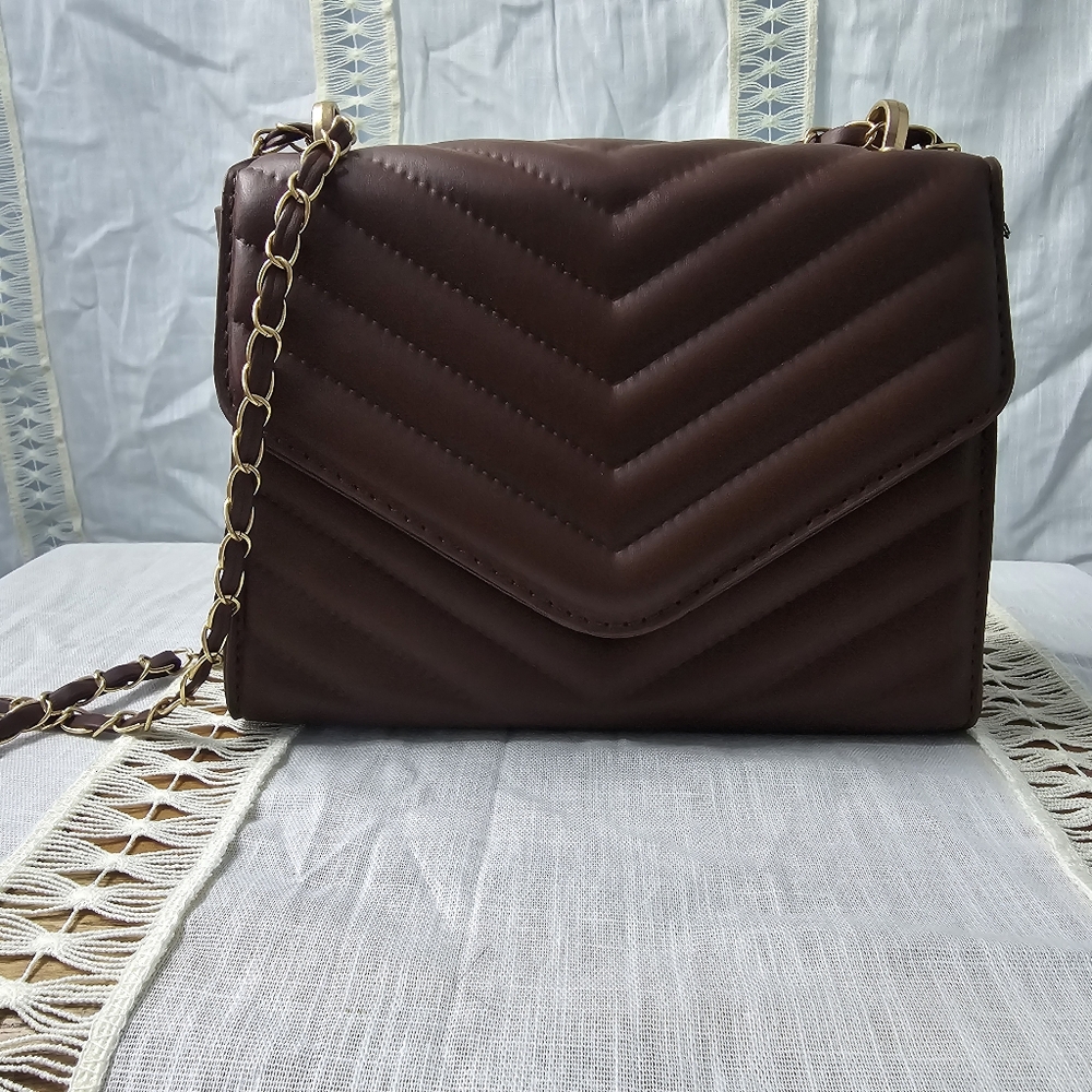 Brown / burgundy cross bag
